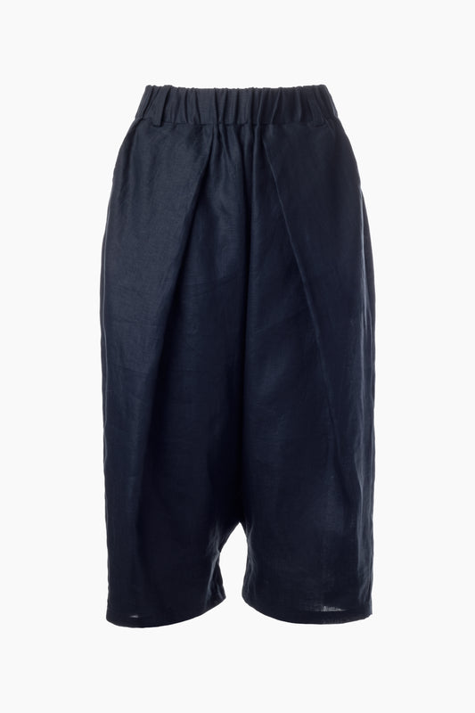 front view of the pleated linen trousers