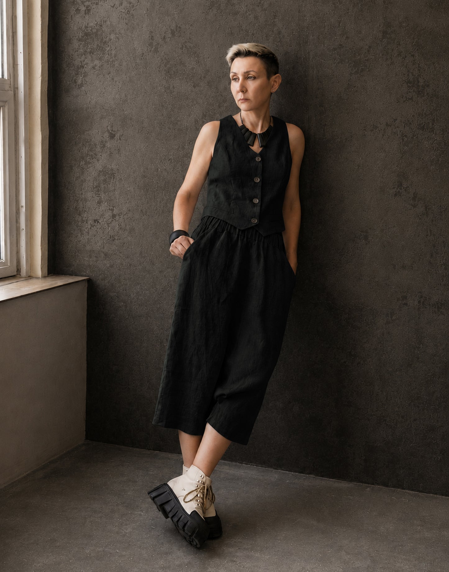 Black Olive harem trousers with elastic waistband and side pockets